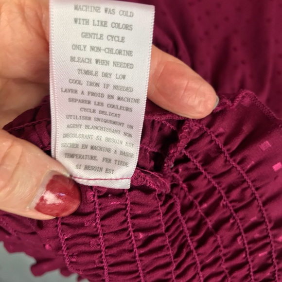 GUESS BURGUNDY SMOCK-TRIM BLOUSE M - Picture 5 of 5